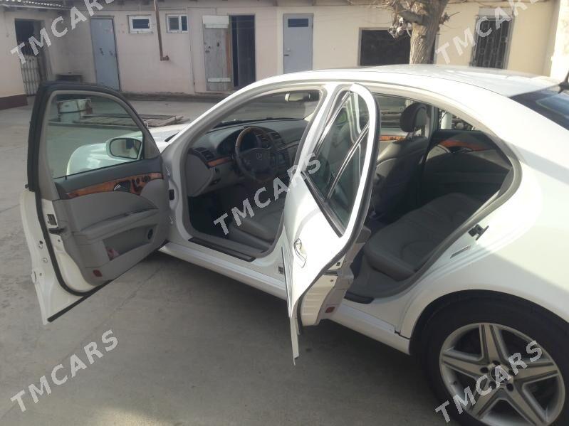 Mercedes-Benz E320 2003 - 130 000 TMT - Gyzylarbat - img 3
