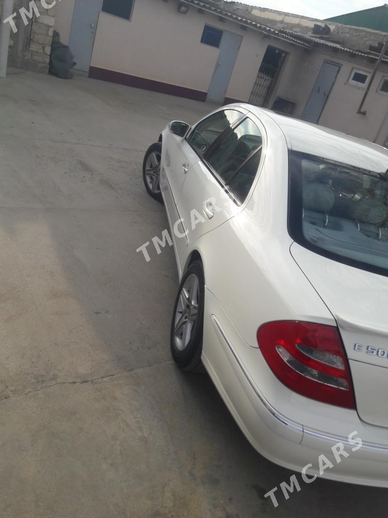 Mercedes-Benz E320 2003 - 130 000 TMT - Gyzylarbat - img 4