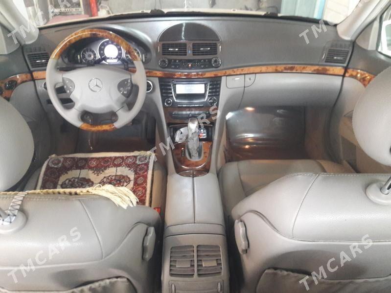 Mercedes-Benz E320 2003 - 130 000 TMT - Gyzylarbat - img 7