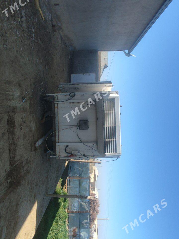 Mitsubishi Canter 2010 - 60 000 TMT - Мургап - img 3