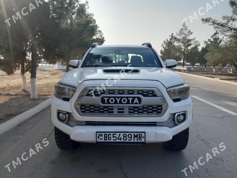 Toyota Tacoma 2018 - 330 000 TMT - Baýramaly - img 4