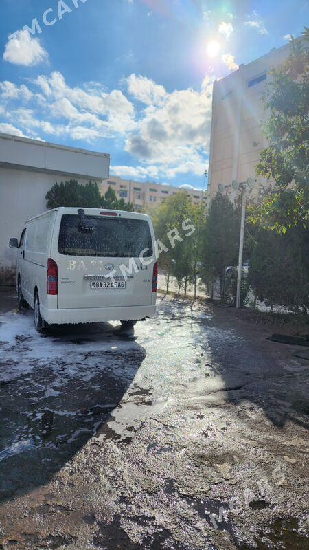 Toyota Hiace 2021 - 440 000 TMT - Aşgabat - img 2