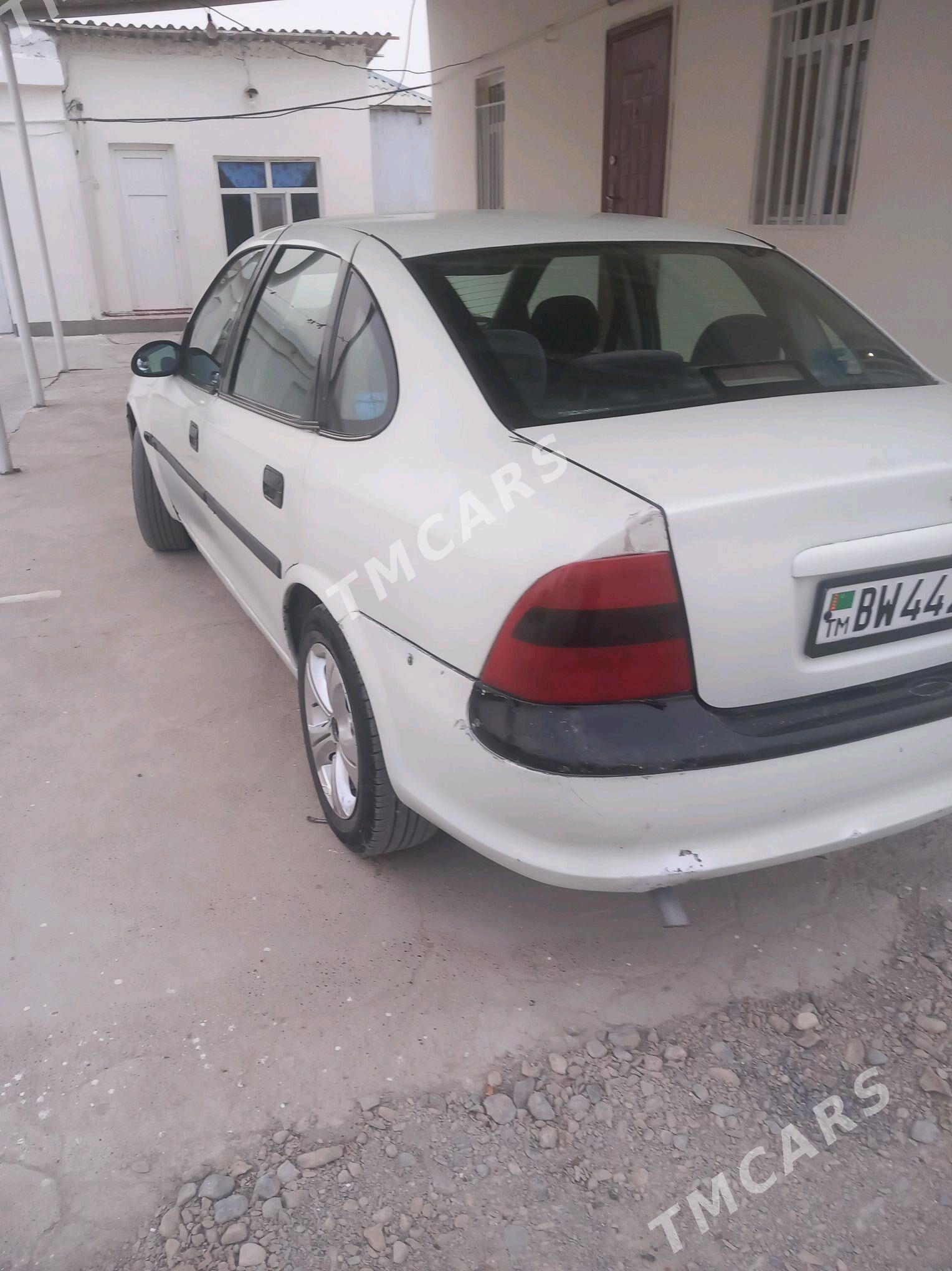 Opel Vectra 1998 - 40 000 TMT - Ak bugdaý etraby - img 3