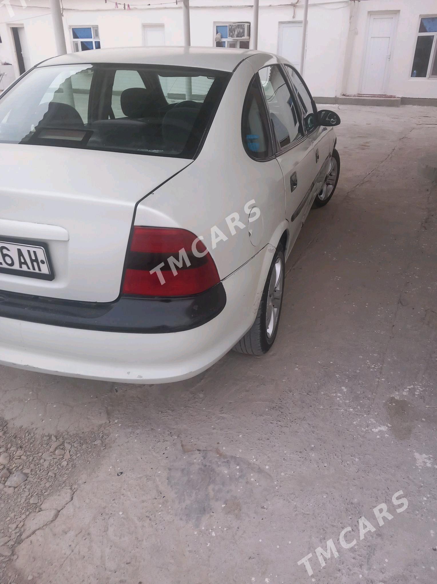 Opel Vectra 1998 - 40 000 TMT - Ak bugdaý etraby - img 4