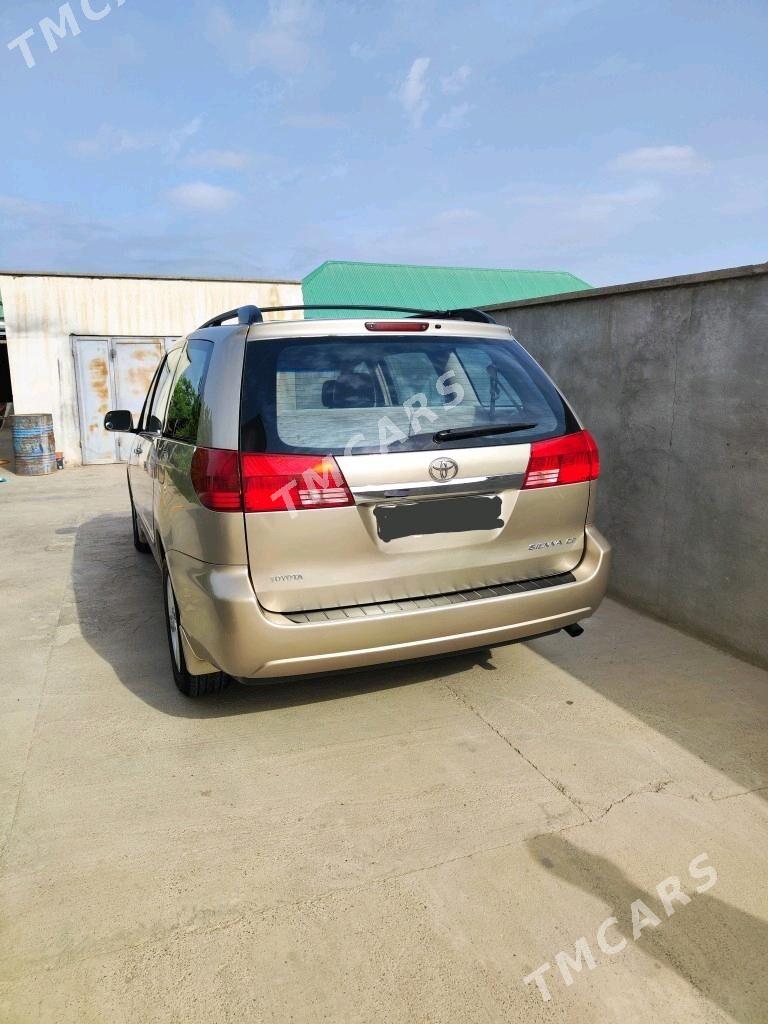 Toyota Sienna 2003 - 210 000 TMT - Бахарден - img 3