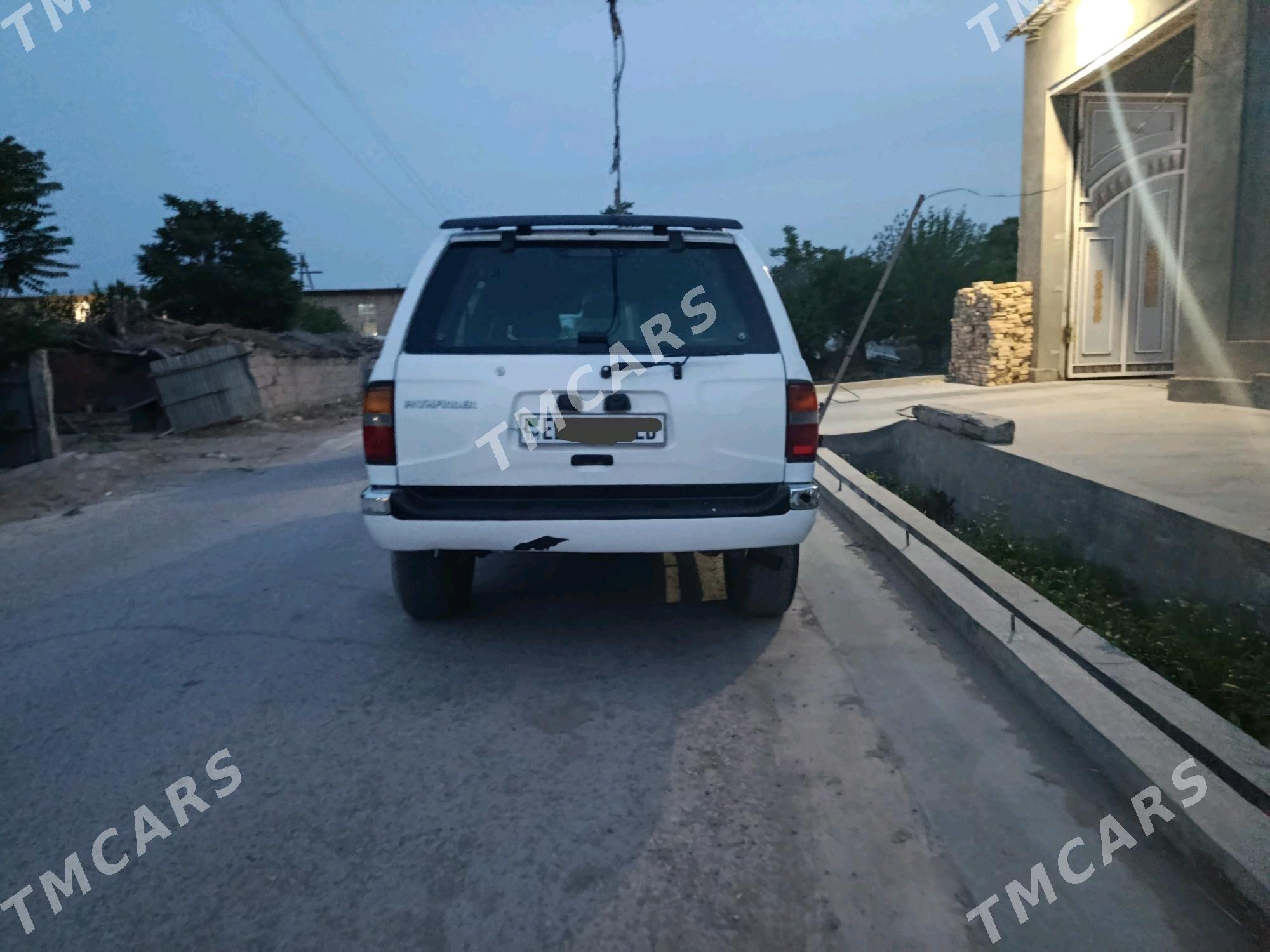Nissan Pathfinder 1998 - 77 000 TMT - Çärjew - img 4