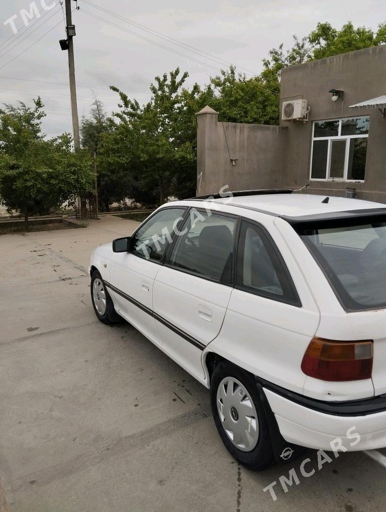 Opel Astra 1994 - 30 000 TMT - Мары - img 2