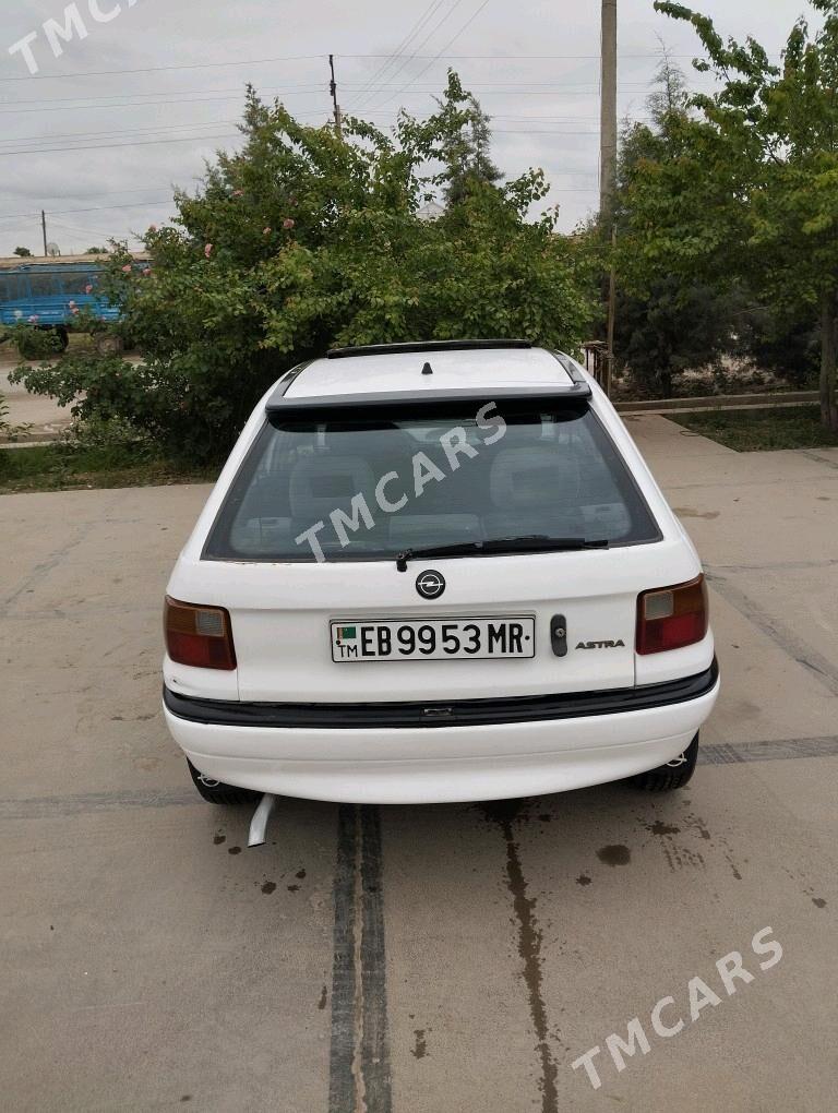 Opel Astra 1994 - 30 000 TMT - Мары - img 1