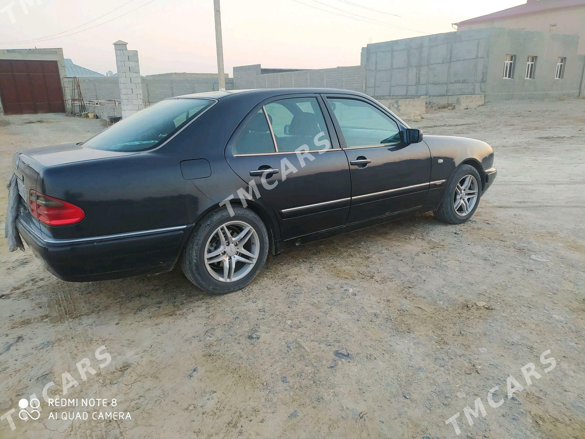 Mercedes-Benz E320 1996 - 67 000 TMT - Gyzylarbat - img 3