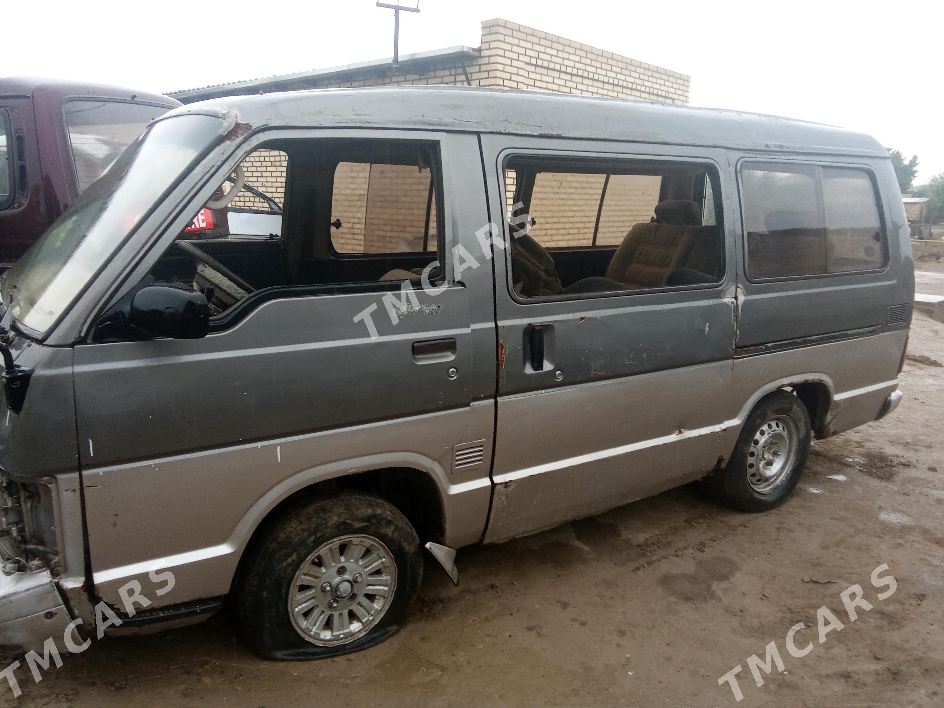 Toyota Hiace 1989 - 10 000 TMT - Mary - img 2