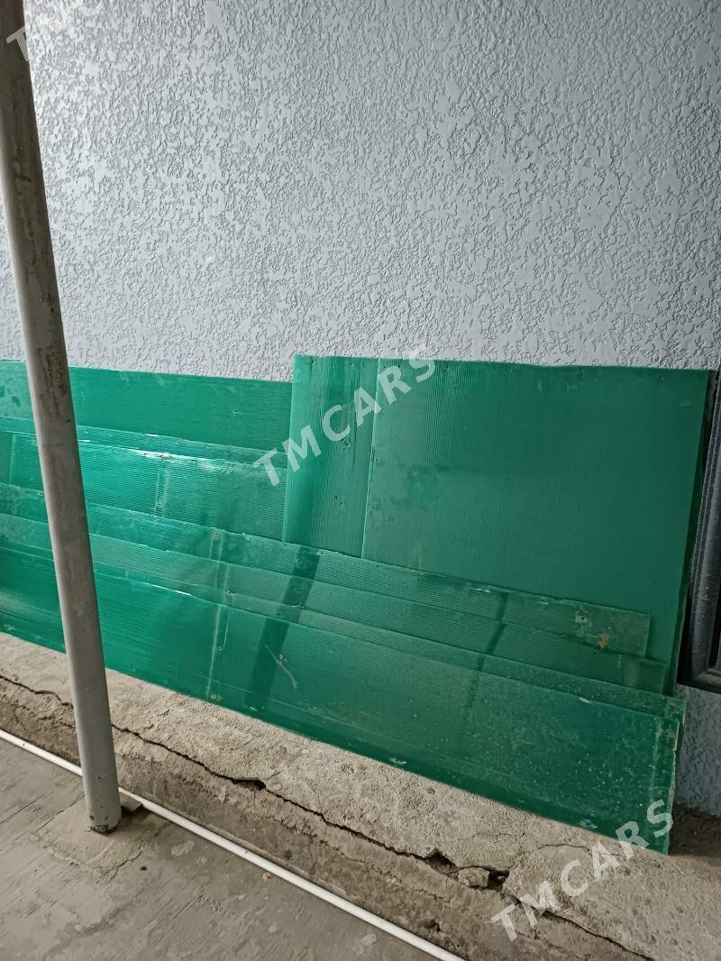 ýaşyl plastik - Бедев - img 3