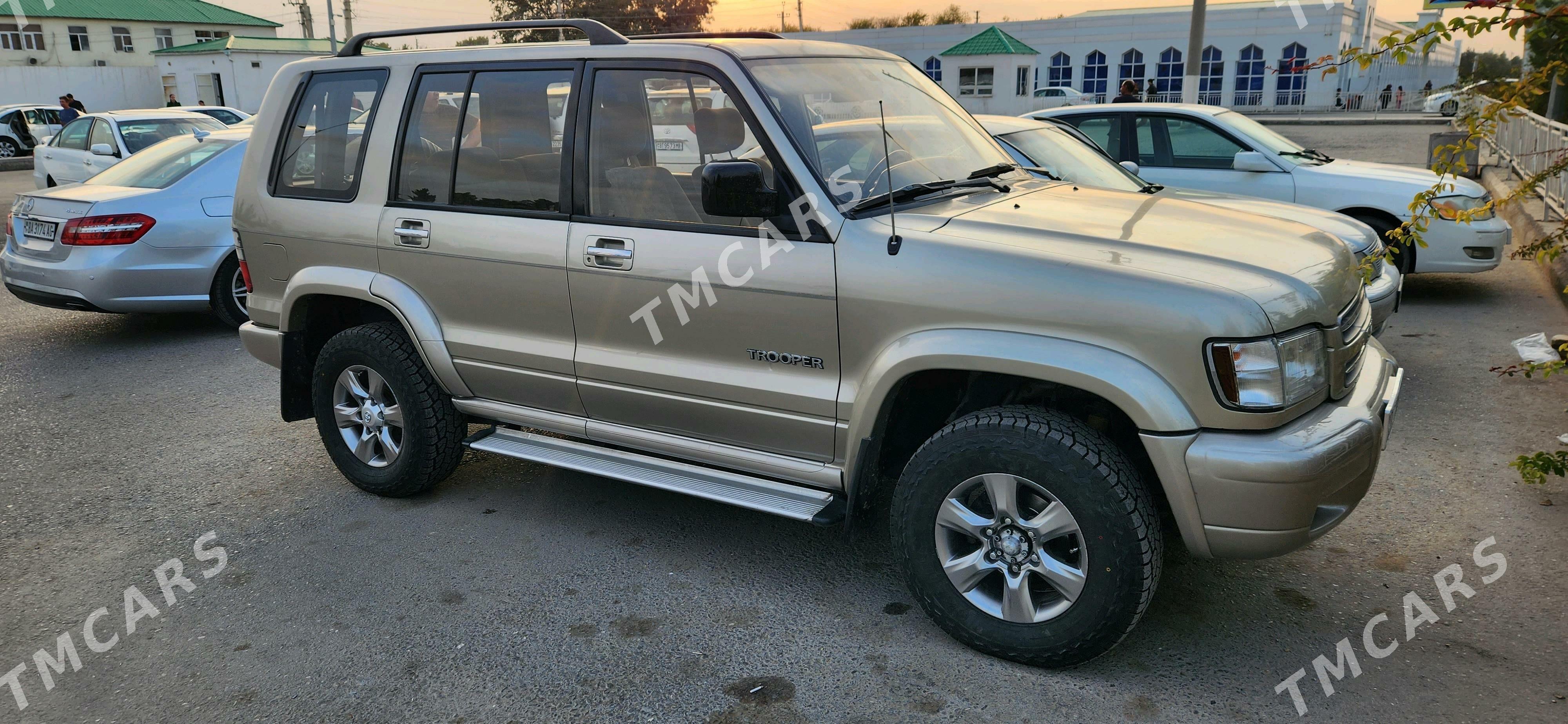 Isuzu Trooper 2002 - 125 000 TMT - Байрамали - img 3