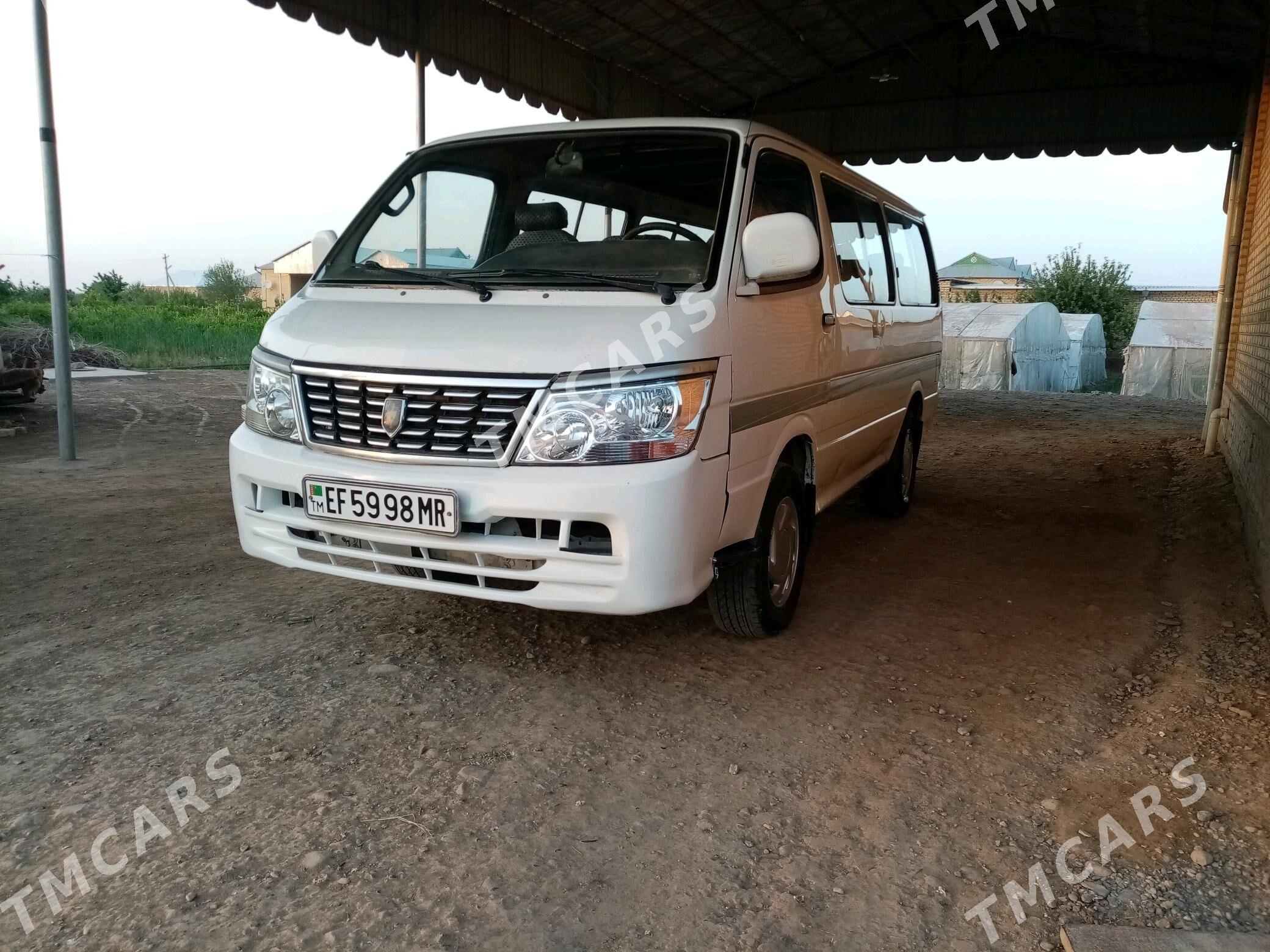 Toyota Hiace 2005 - 105 000 TMT - Мары - img 2