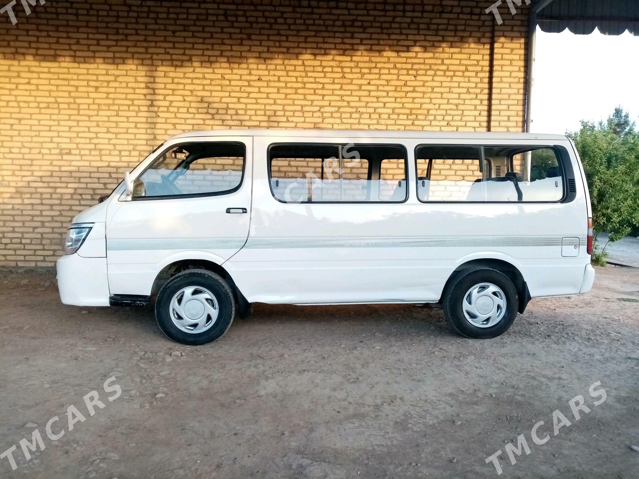 Toyota Hiace 2005 - 105 000 TMT - Мары - img 8