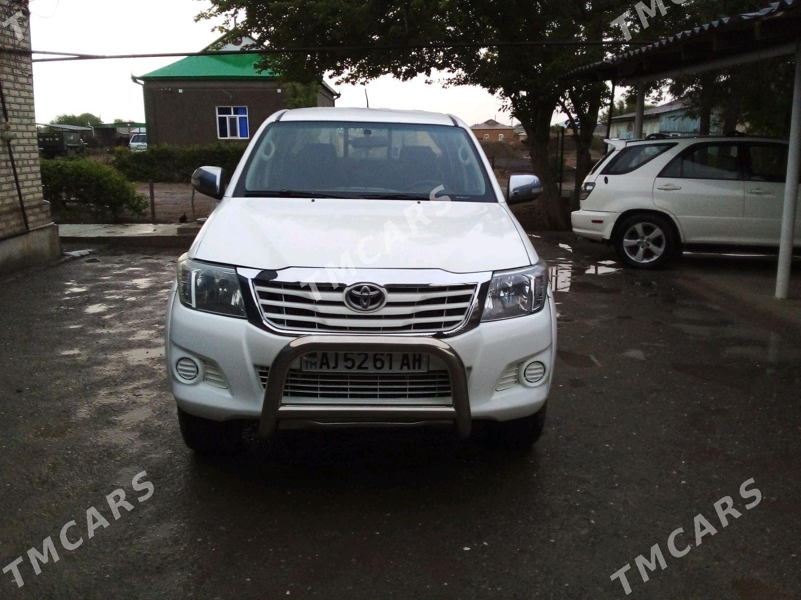 Toyota Hilux 2014 - 310 000 TMT - Babadaýhan - img 2