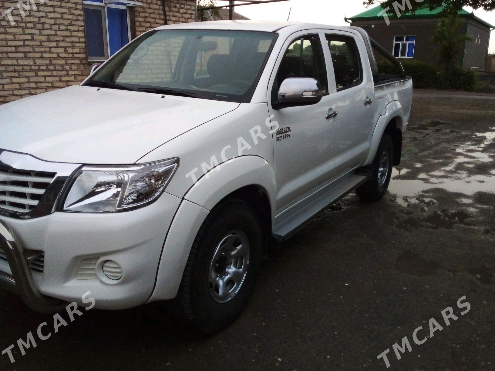 Toyota Hilux 2014 - 310 000 TMT - Babadaýhan - img 3