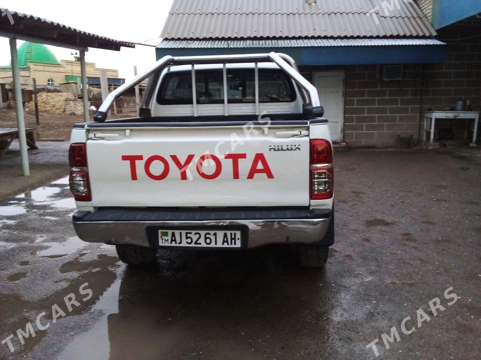 Toyota Hilux 2014 - 310 000 TMT - Babadaýhan - img 5