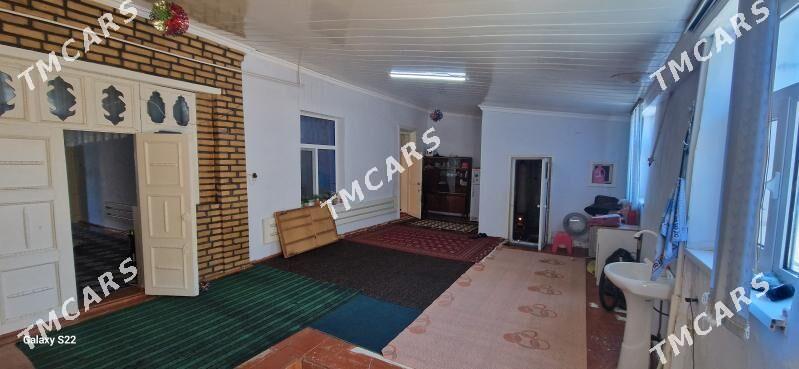 Satlyk jaý - Gurbansoltan Eje - img 2