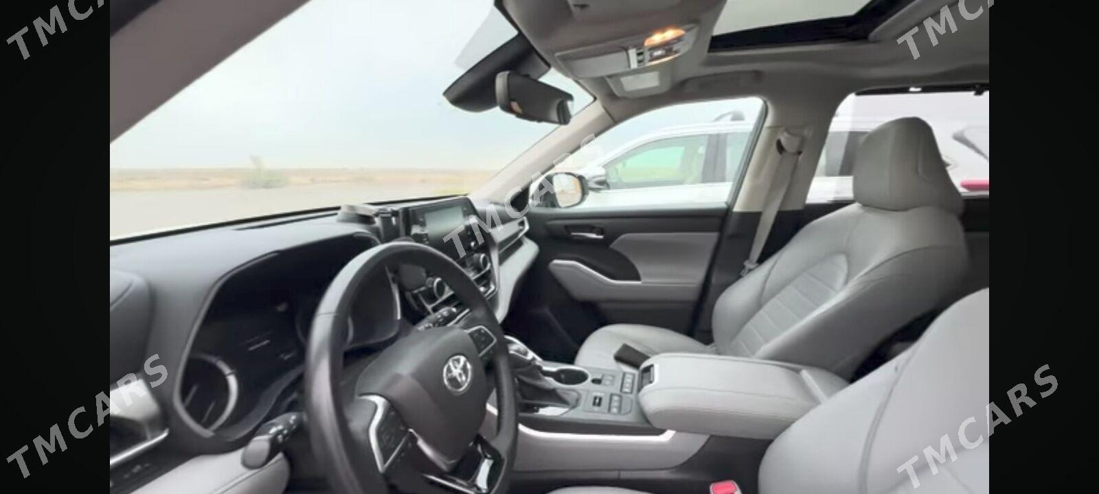 Toyota Highlander 2021 - 650 000 TMT - Ашхабад - img 2