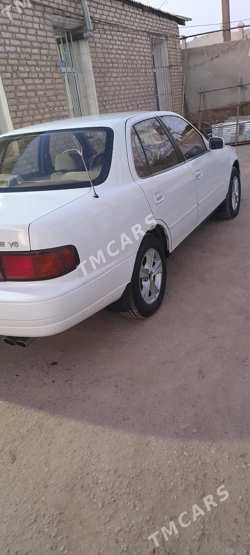 Toyota Camry 1995 - 90 000 TMT - Мары - img 7