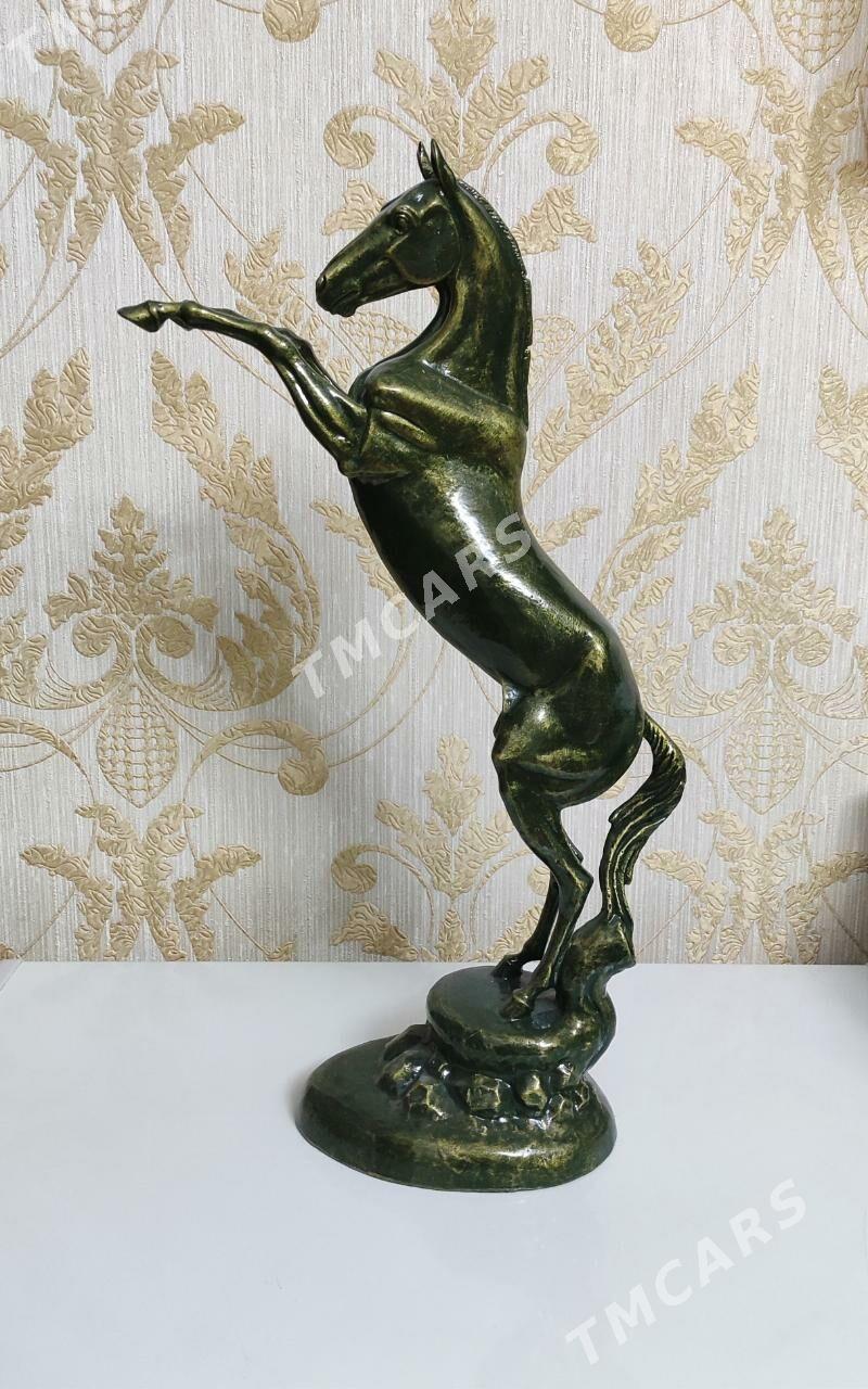 Skulptura AT heykel sowgatlyk - Ашхабад - img 2