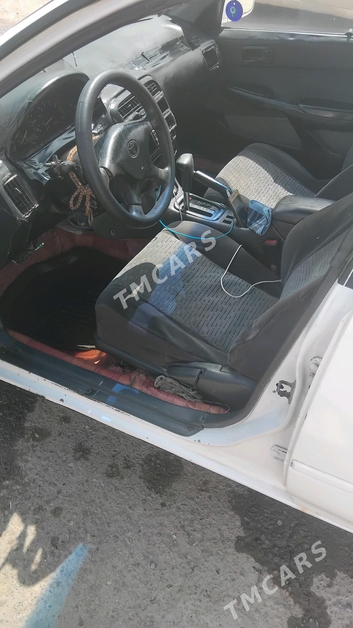 Toyota Carina 1995 - 40 000 TMT - Мары - img 5