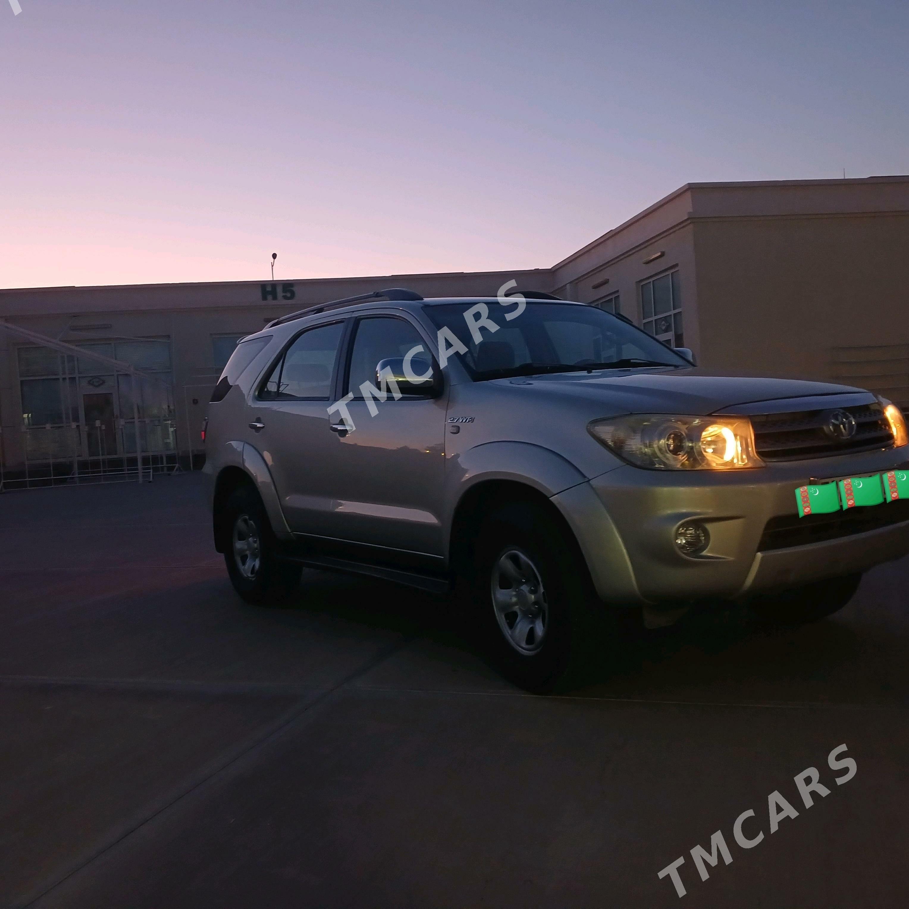 Toyota Fortuner 2010 - 300 001 TMT - Туркменабат - img 2