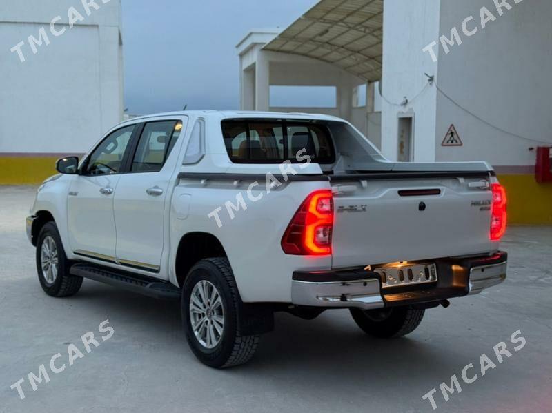 Toyota Hilux 2022 - 610 000 TMT - Ашхабад - img 5