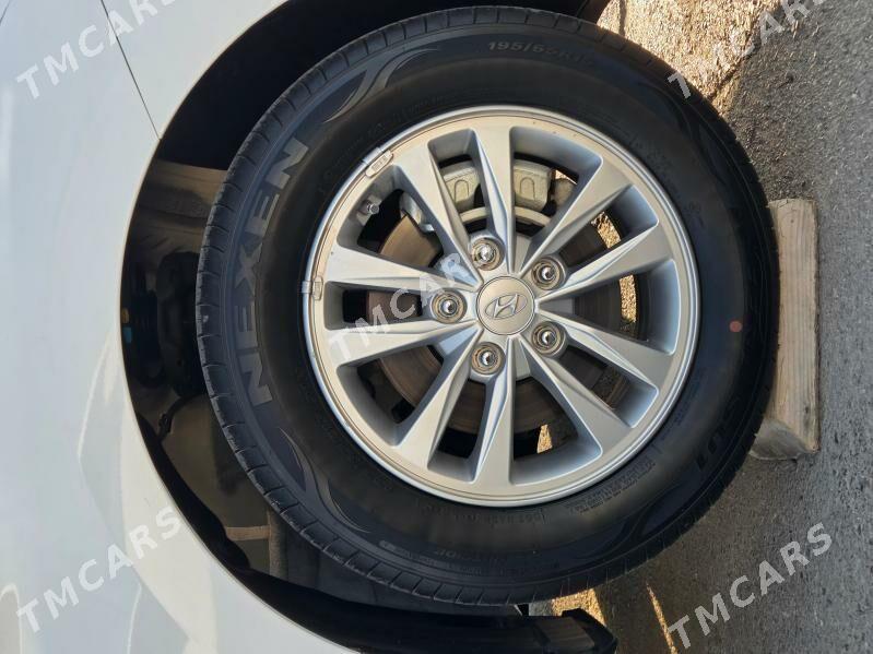 Hyundai Elantra 2020 - 215 000 TMT - Aşgabat - img 9