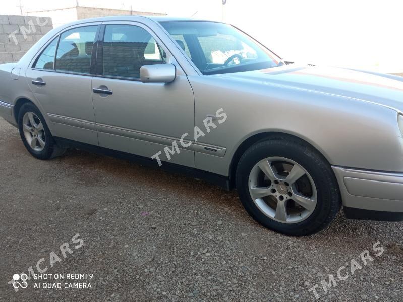 Mercedes-Benz E320 1999 - 90 000 TMT - Gumdag - img 5