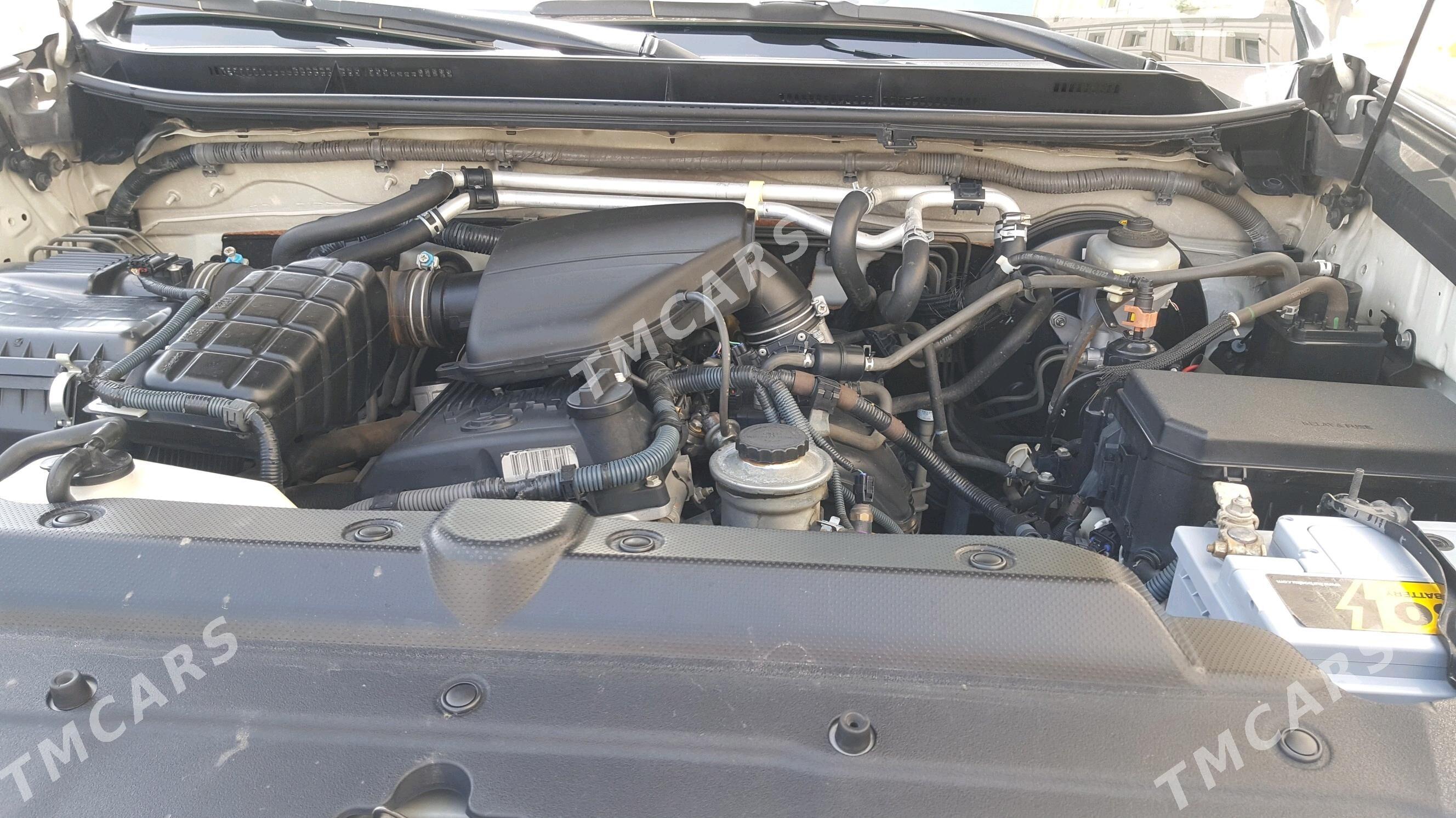 Toyota Land Cruiser Prado 2012 - 420 000 TMT - Parahat 7 - img 5