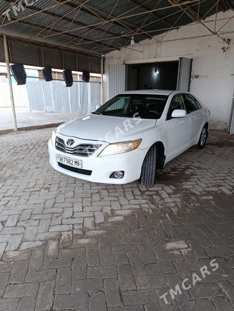 Toyota Camry 2010 - 140 000 TMT - Baýramaly - img 2