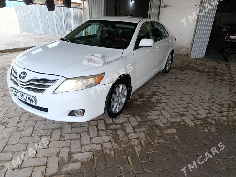Toyota Camry 2010 - 140 000 TMT - Baýramaly - img 4