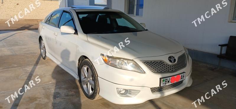Toyota Camry 2010 - 182 000 TMT - Ýaşlyk - img 1