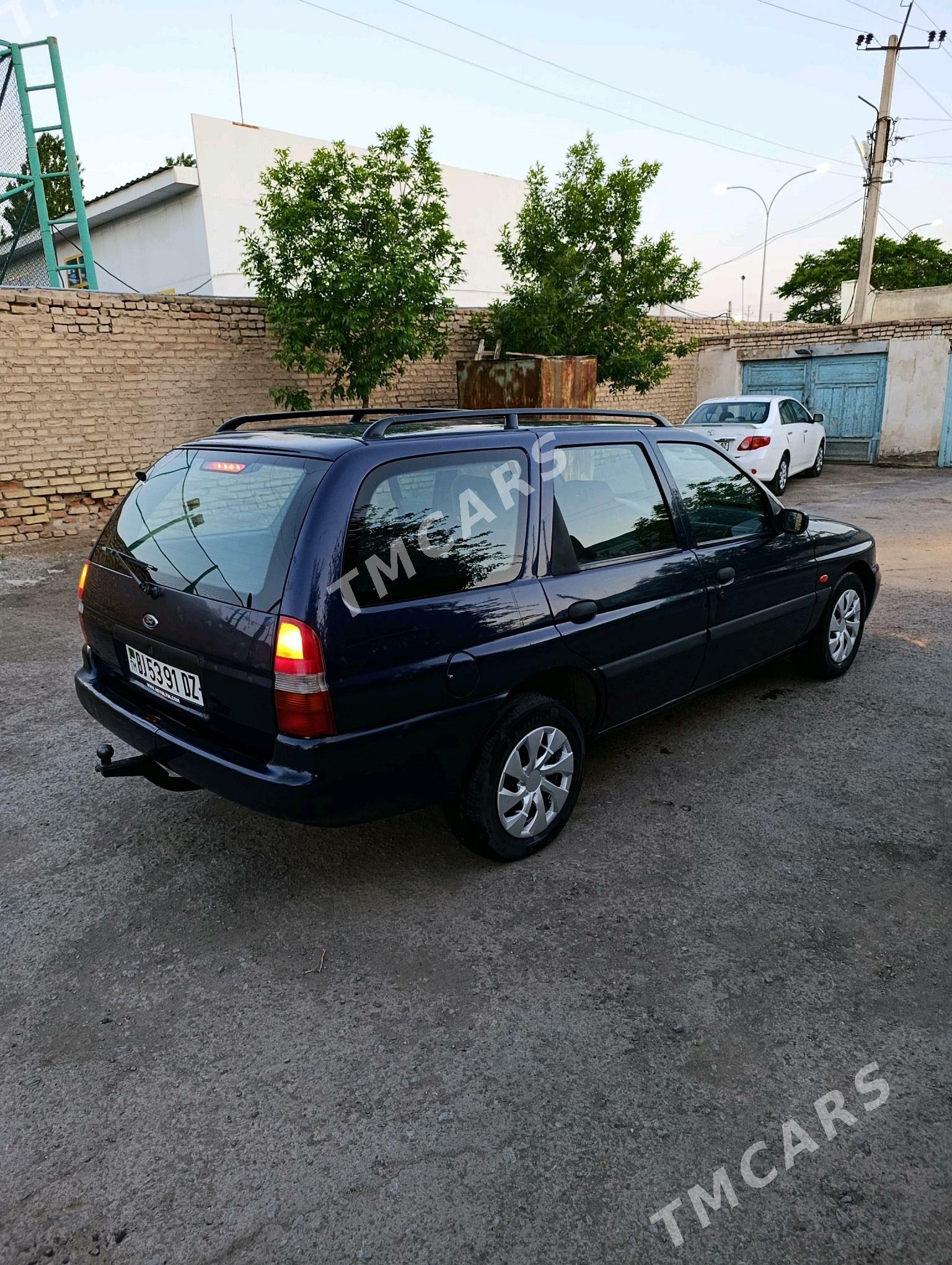 Ford Escort 2000 - 30 000 TMT - Дашогуз - img 3