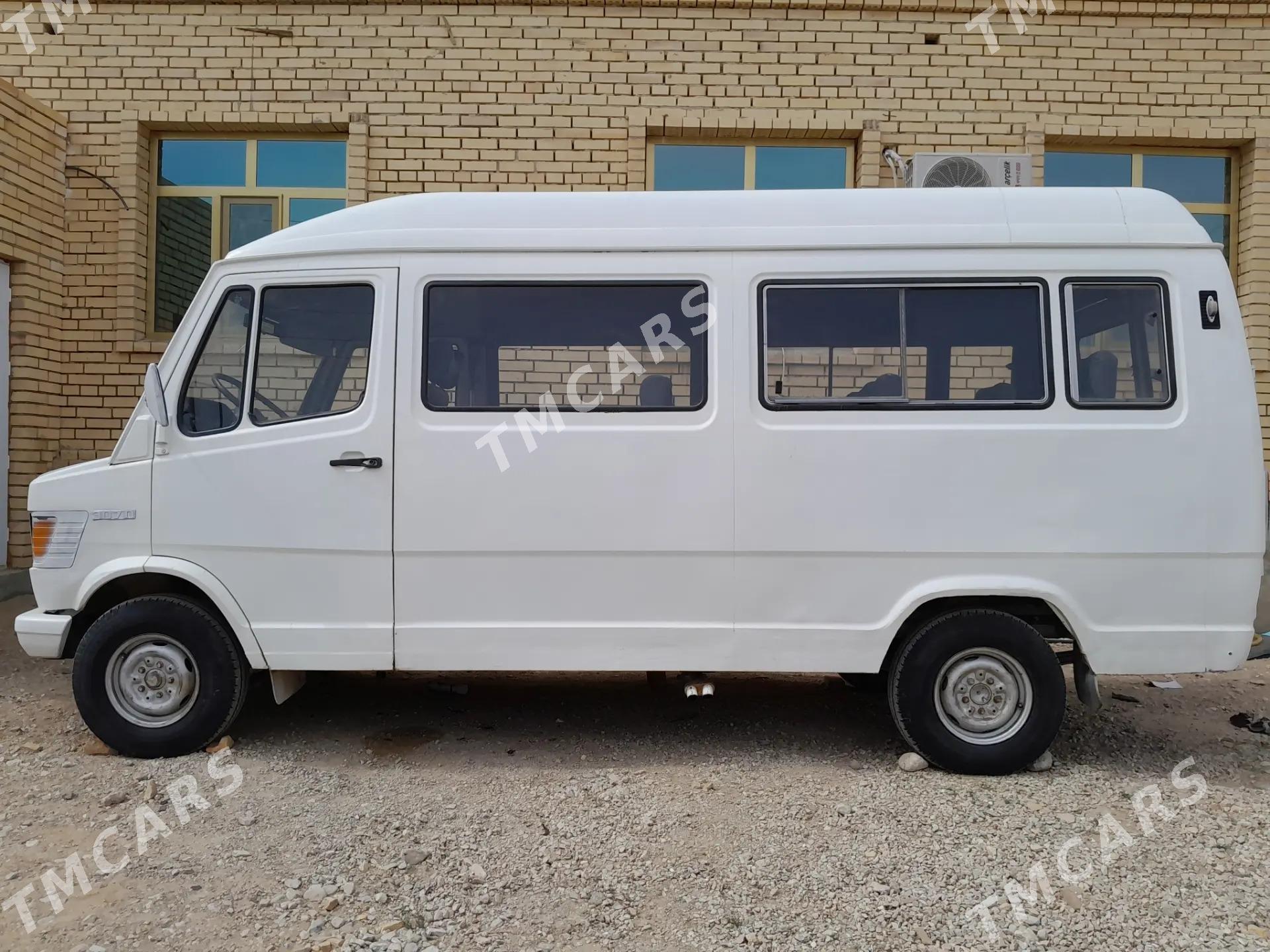 Mercedes-Benz Sprinter 1988 - 40 000 TMT - Balkanabat - img 2