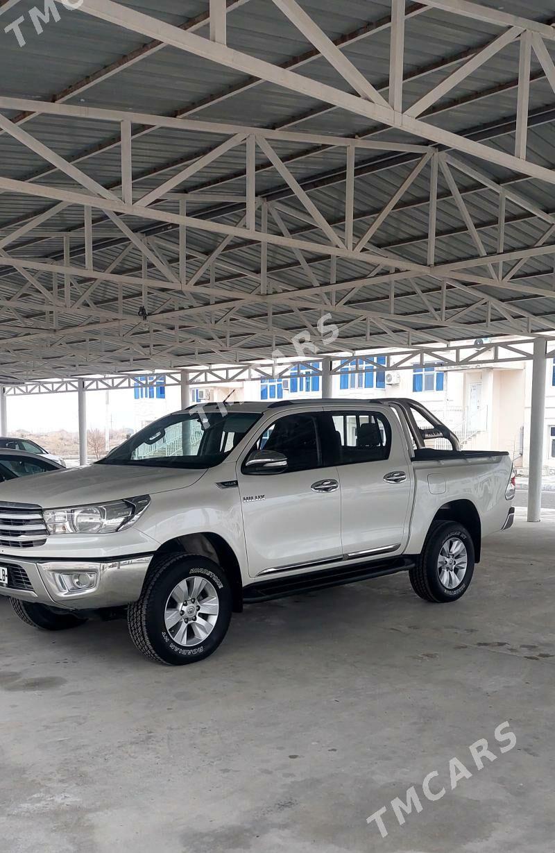 Toyota Hilux 2016 - 500 000 TMT - Türkmenabat - img 6