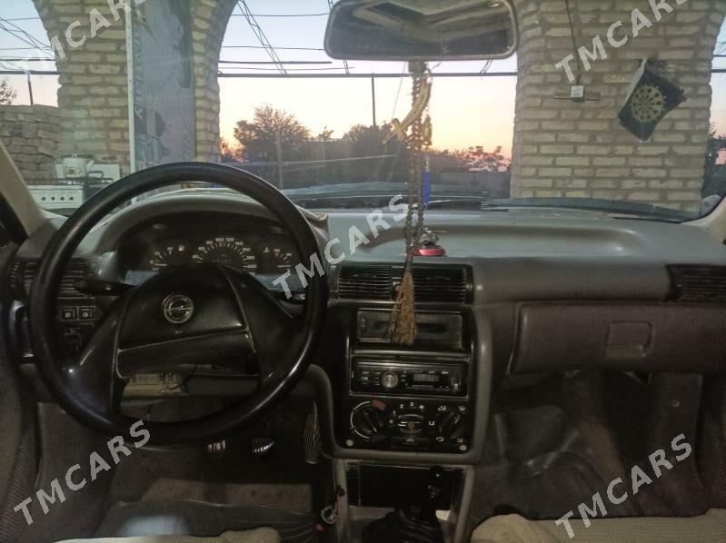 Opel Astra 1993 - 30 000 TMT - Farap - img 5