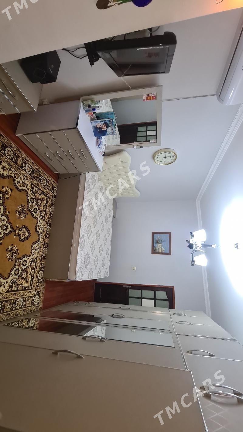 8 мкр. Продаётся КВАРТИРА  - 8 mkr - img 2