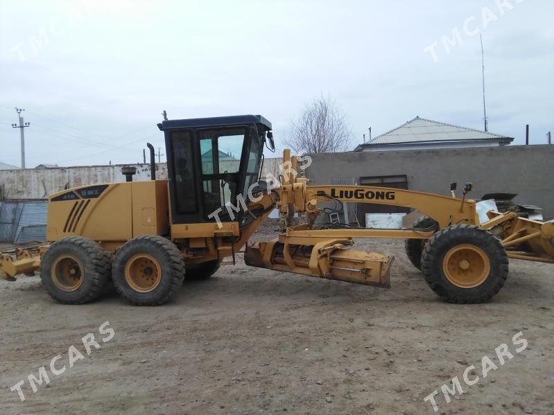 LiuGong Excavator 2011 - 700 000 TMT - Мары - img 1