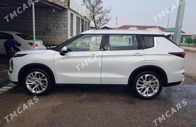 Mitsubishi Outlander 2023 - 440 000 TMT - Aşgabat - img 4