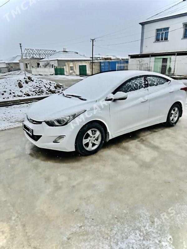Hyundai Elantra 2011 - 167 000 TMT - Balkanabat - img 2