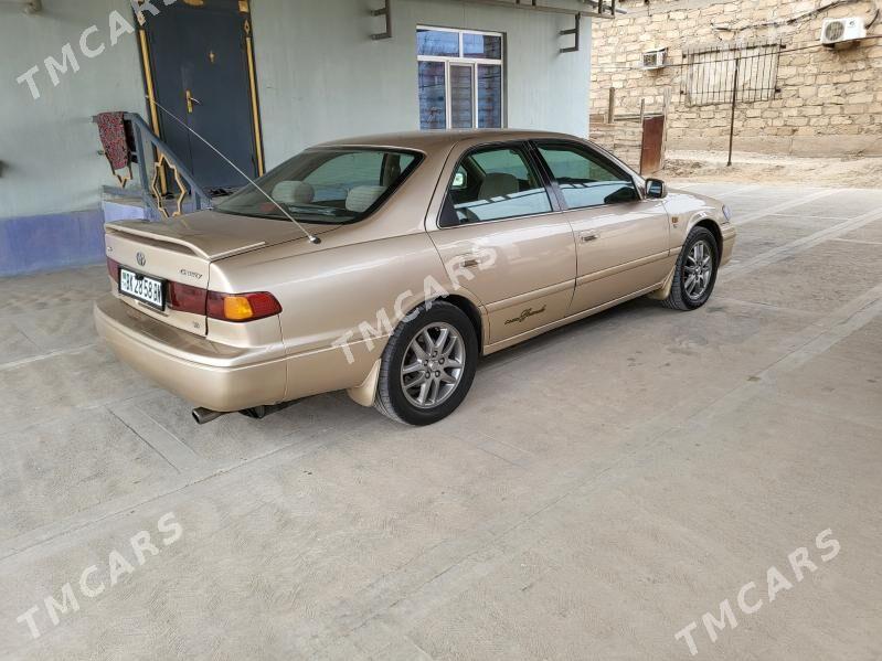 Toyota Camry 1998 - 124 000 TMT - Гумдаг - img 3