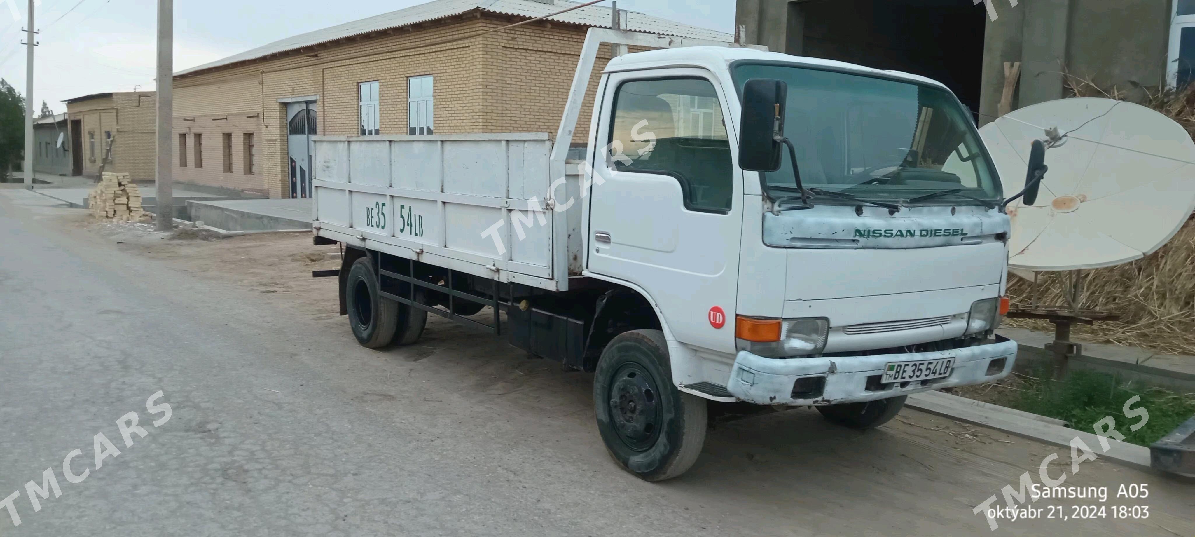 Mitsubishi Canter 2004 - 150 000 TMT - Дянев - img 2