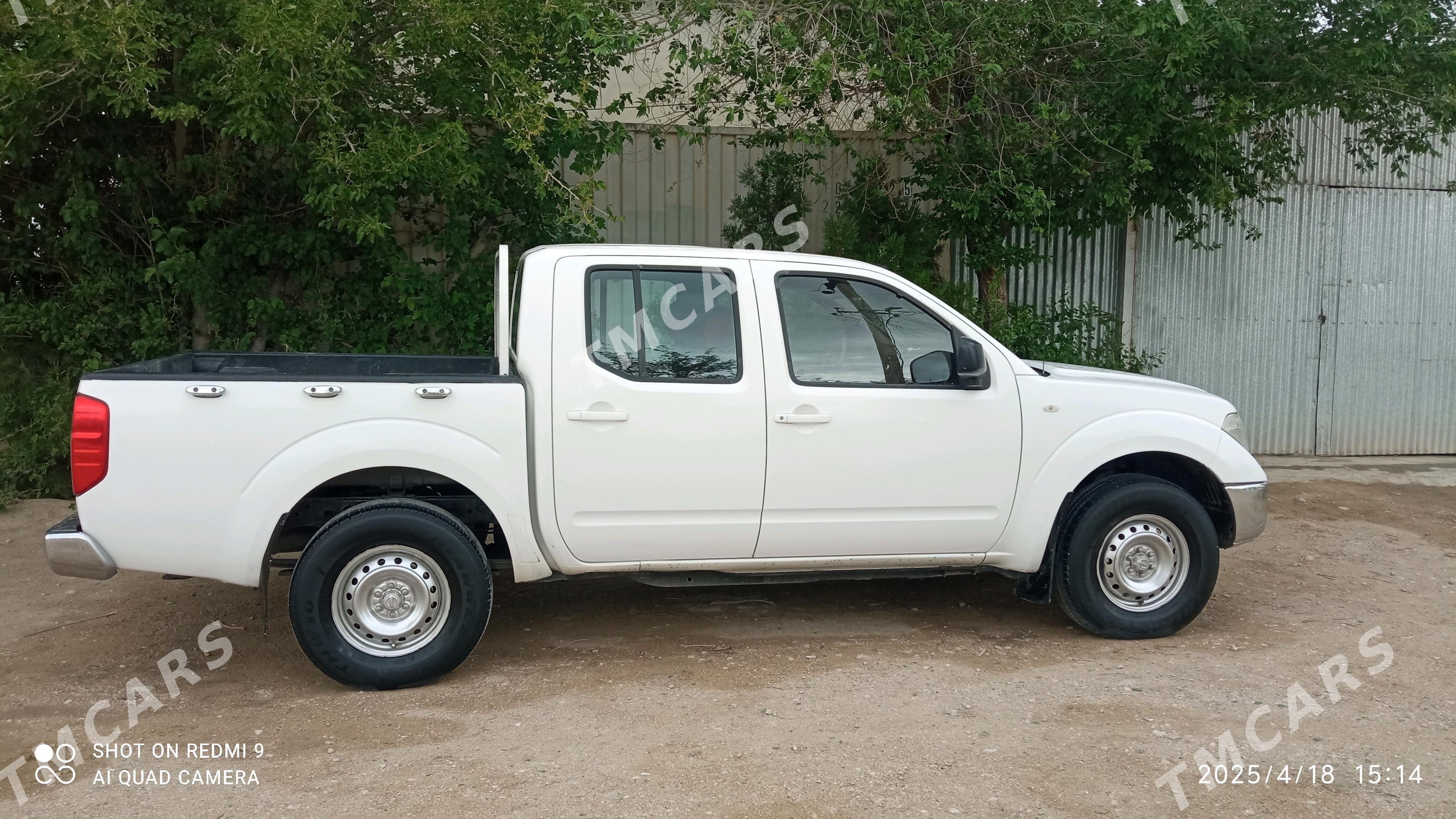 Nissan Navara 2014 - 170 000 TMT - Balkanabat - img 2