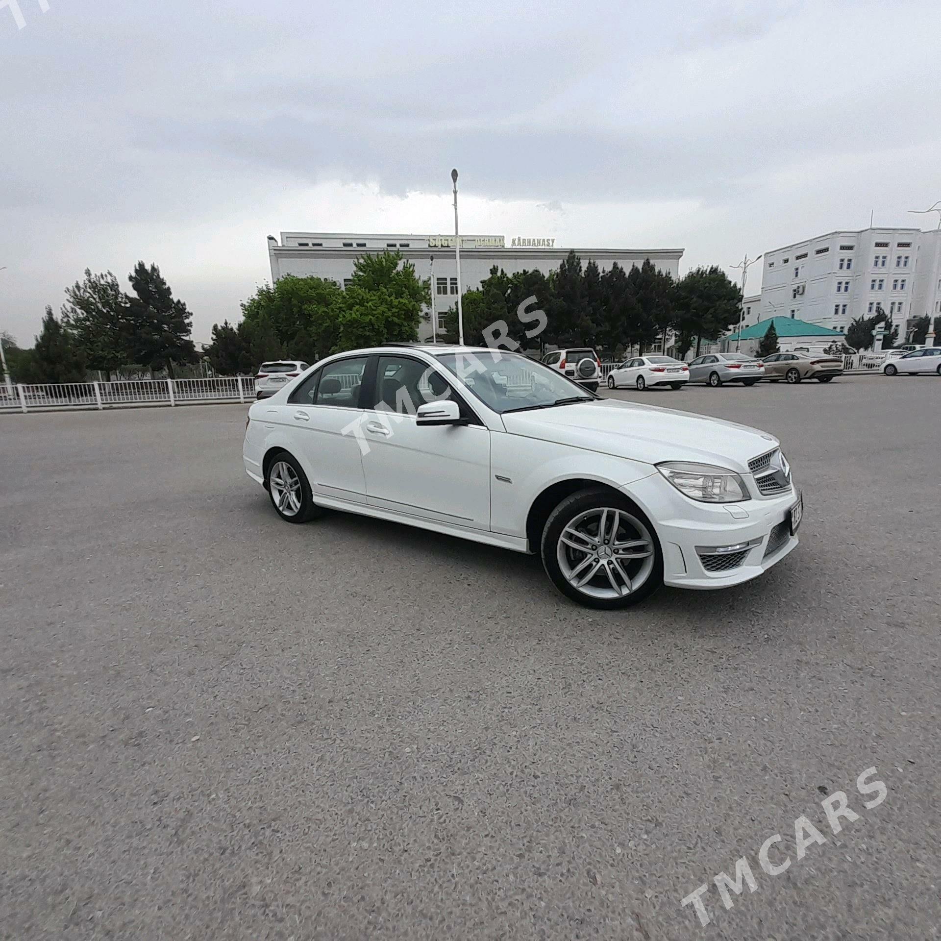 Mercedes-Benz C350 2010 - 200 000 TMT - Херрикгала - img 3