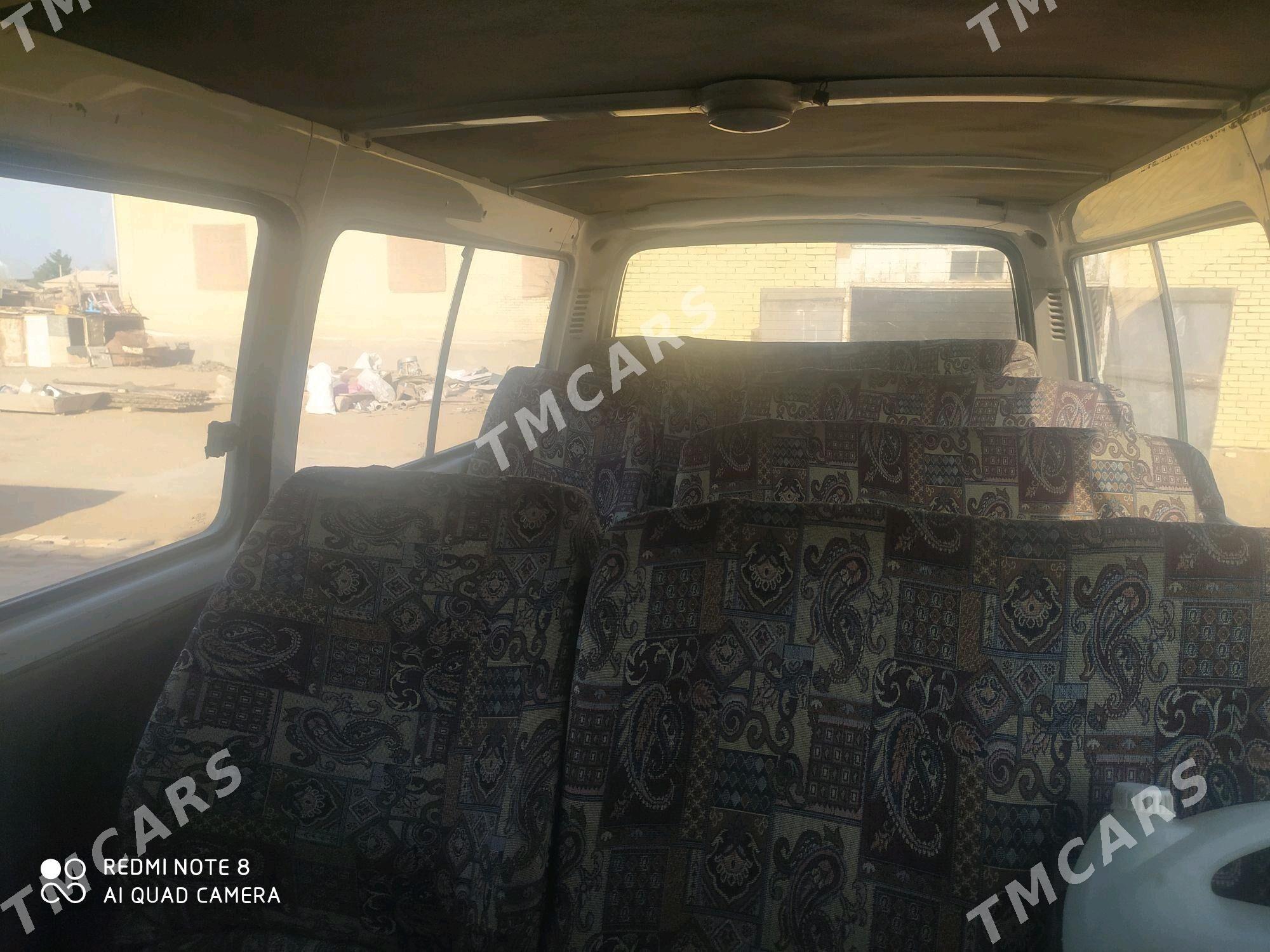 Toyota Hiace 2007 - 90 000 TMT - Мары - img 3