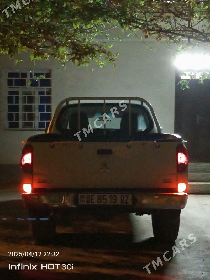 Mitsubishi L200 2010 - 155 000 TMT - Дашогуз - img 1
