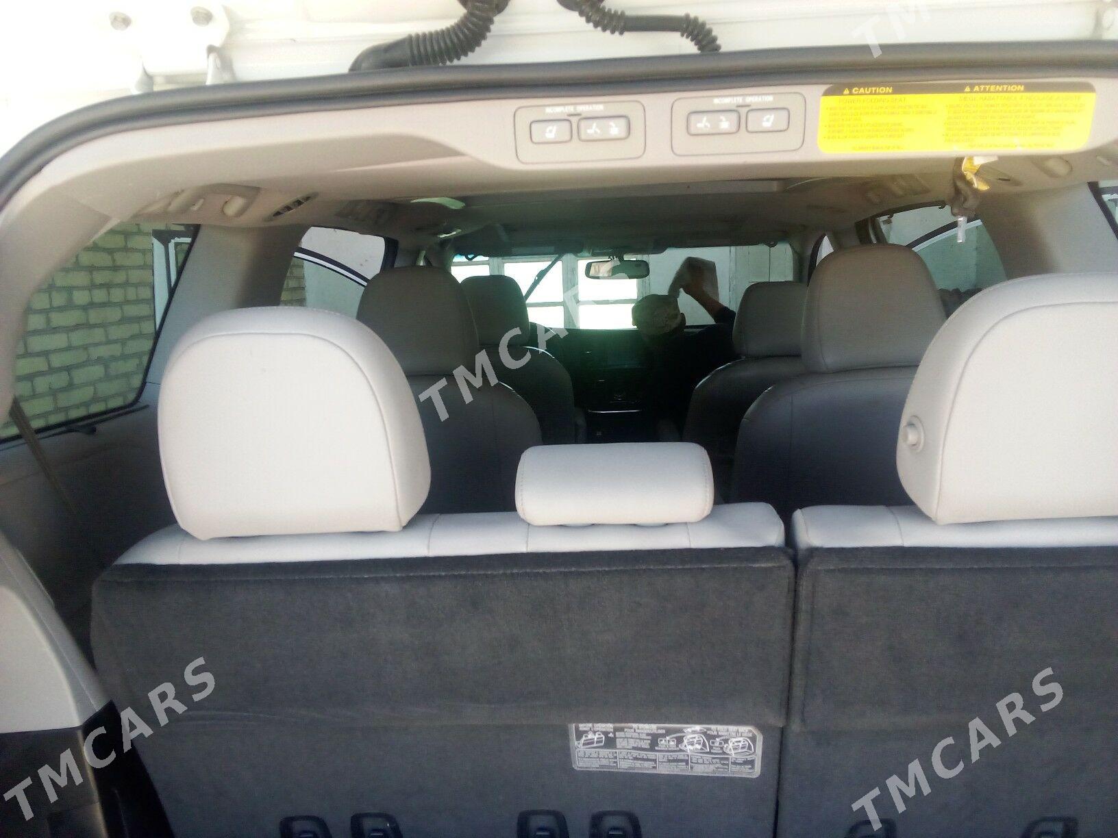 Toyota Sienna 2017 - 490 000 TMT - Дянев - img 2