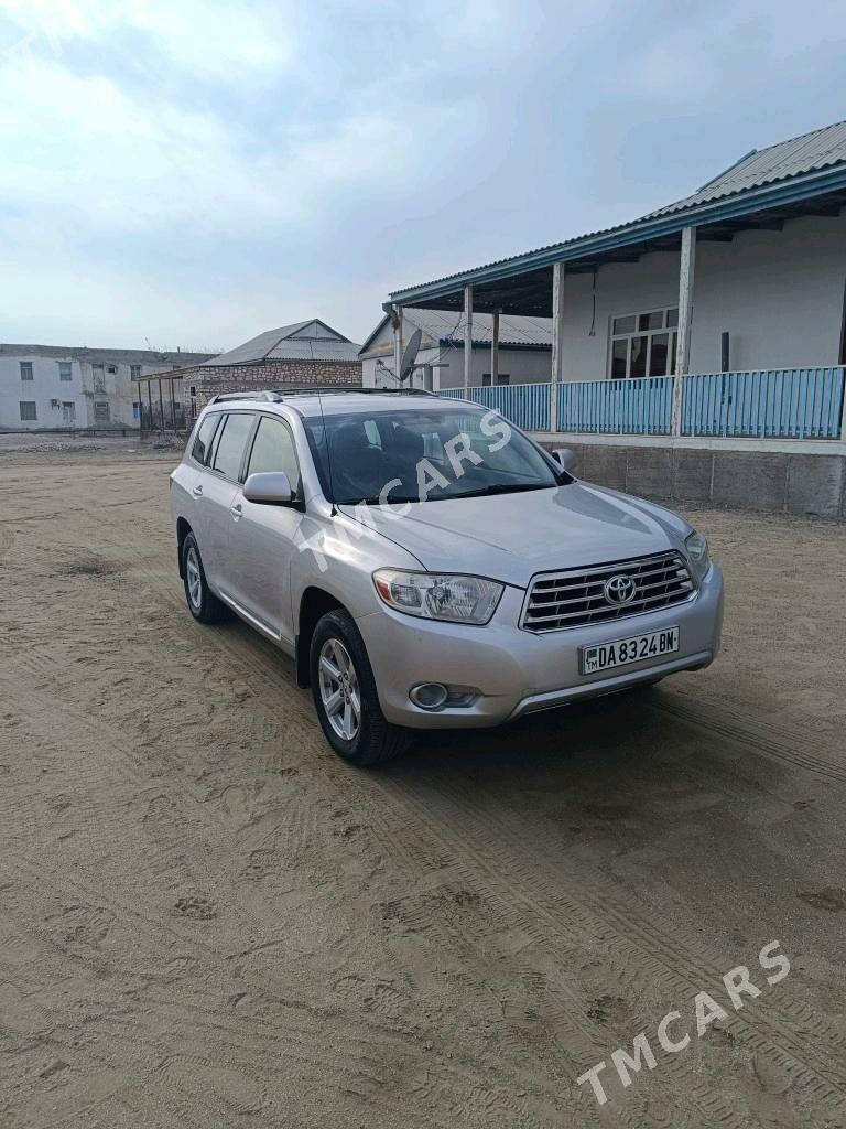 Toyota Highlander 2010 - 290 000 TMT - Эсенгулы - img 3